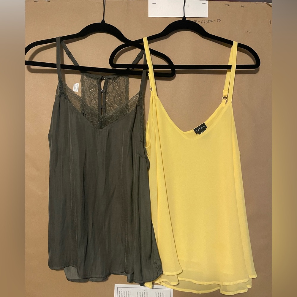 Lot of 2 Torrid tops, size 00x